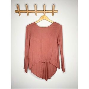 Hi-lo shirt with neck back